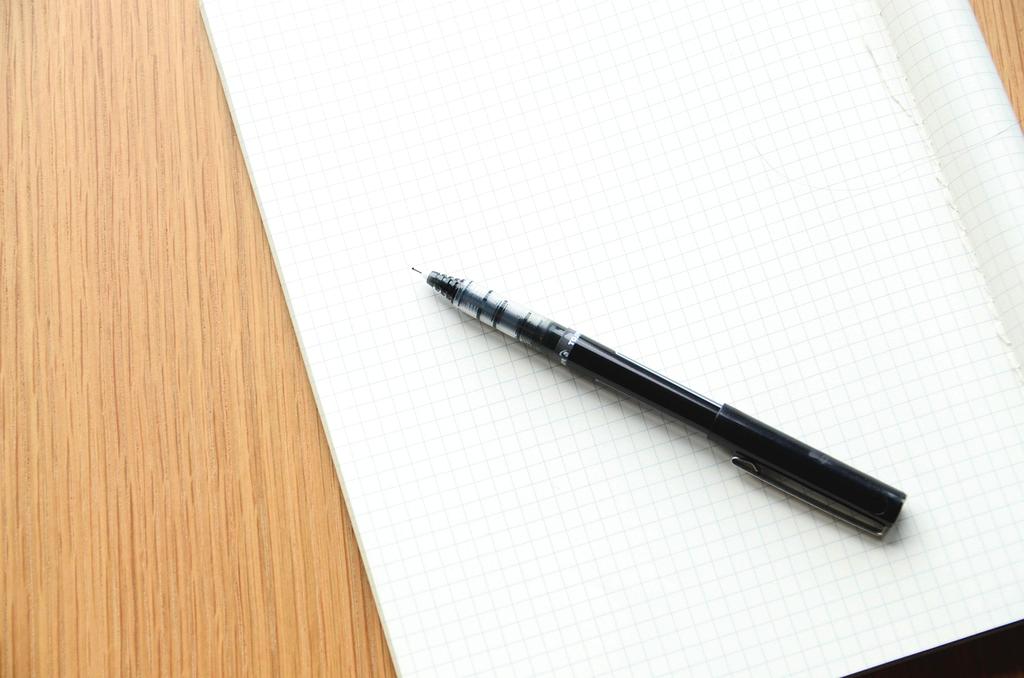 Professional working at an optimized and neat digital workspace